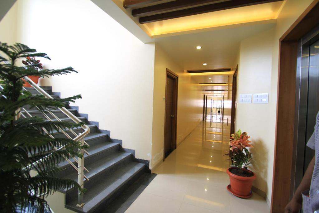 Hotel Sai Smaran เชอร์ดี ภายนอก รูปภาพ